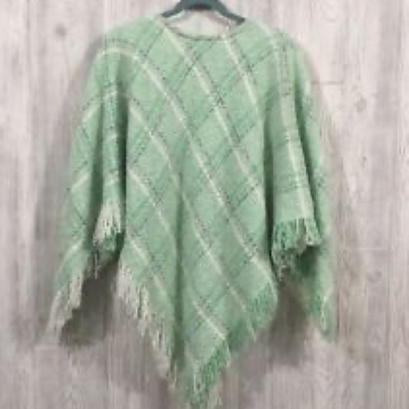 SHAMROCK PONCHO Softie Alpaca Wool Blend Green Cheerful Boho Made in Ireland - Picture 3 of 16